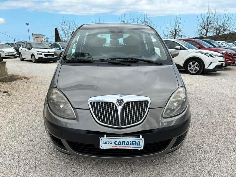 Usata Lancia Musa 90 CV (66 kW) 2007 Marrone Monovolume