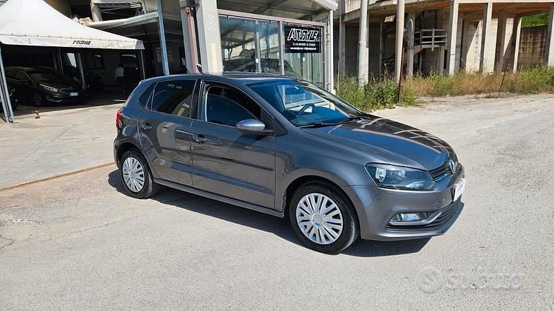 Usata VW Polo Comfortline 75 CV (55 kW) 2015 Grigio Berlina