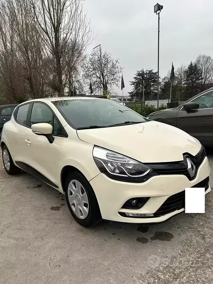 Usata Renault Clio IV 90 CV (66 kW) 2017 Beige Berlina