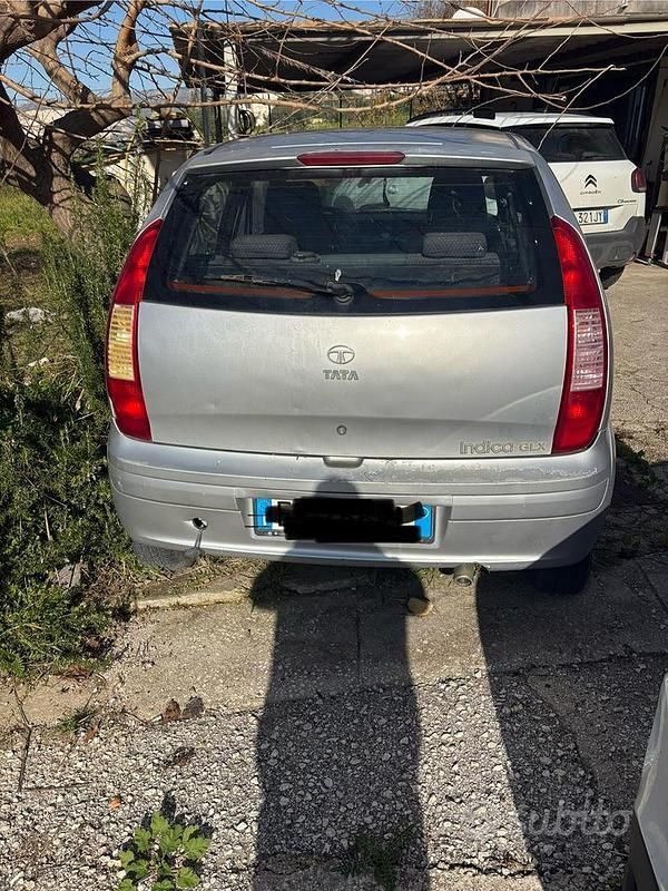 Usata Tata Indica 85 CV (62 kW) 2010 Grigio Berlina