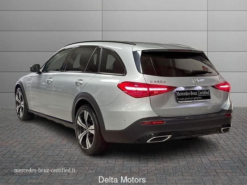 Usata Mercedes C220 Premium 200 CV (147 kW) 2022 Argento polare Station wagon