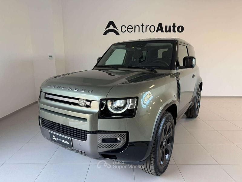 Usata Land Rover Defender SE Dynamic 200 CV (147 kW) 2025 Pangea green SUV