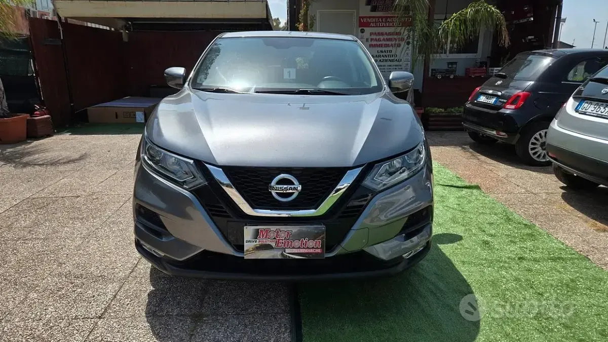 Usado Nissan Qashqai Acenta 116 CV (85 kW) 2020 Gris SUV
