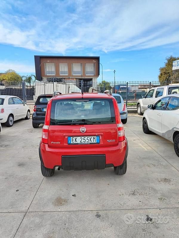 Usata Fiat Panda 69 CV (50 kW) 2011 Rosso Utilitaria