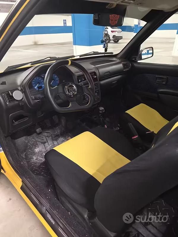 Usata Peugeot 106 2002 Giallo Utilitaria