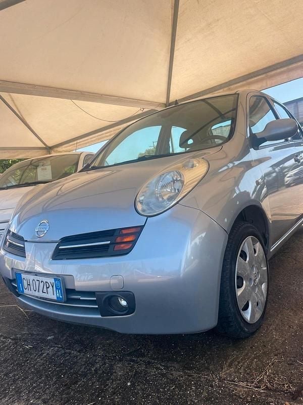 Grigio Usata 2003 Nissan Micra Visia Due volumi | 1900 € (Buon prezzo) - Immagine 1/4