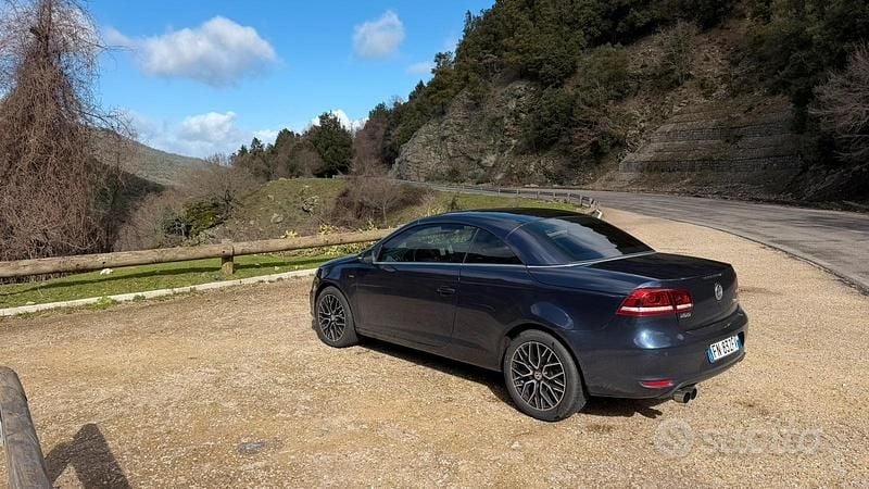 Usata VW Eos 211 CV (155 kW) 2015 Blu Cabrio