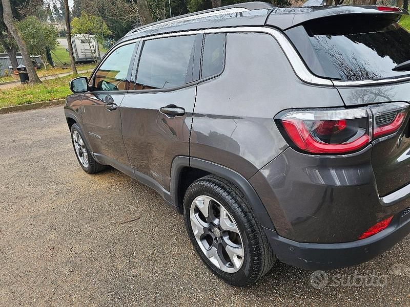 Usata Jeep Compass Limited 140 CV (102 kW) 2019 Grigio SUV