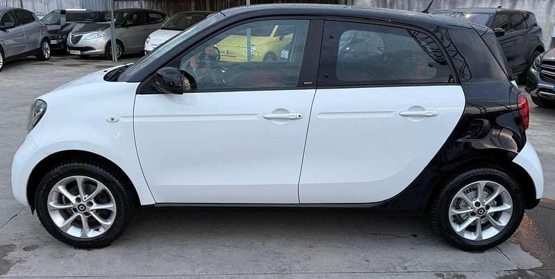Usata Smart ForFour Passion 90 CV (66 kW) 2016 Bianco Utilitaria