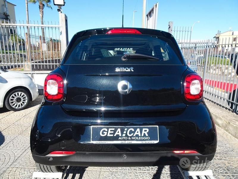 Usata Smart ForFour Prime 90 CV (66 kW) 2018 Nero Utilitaria