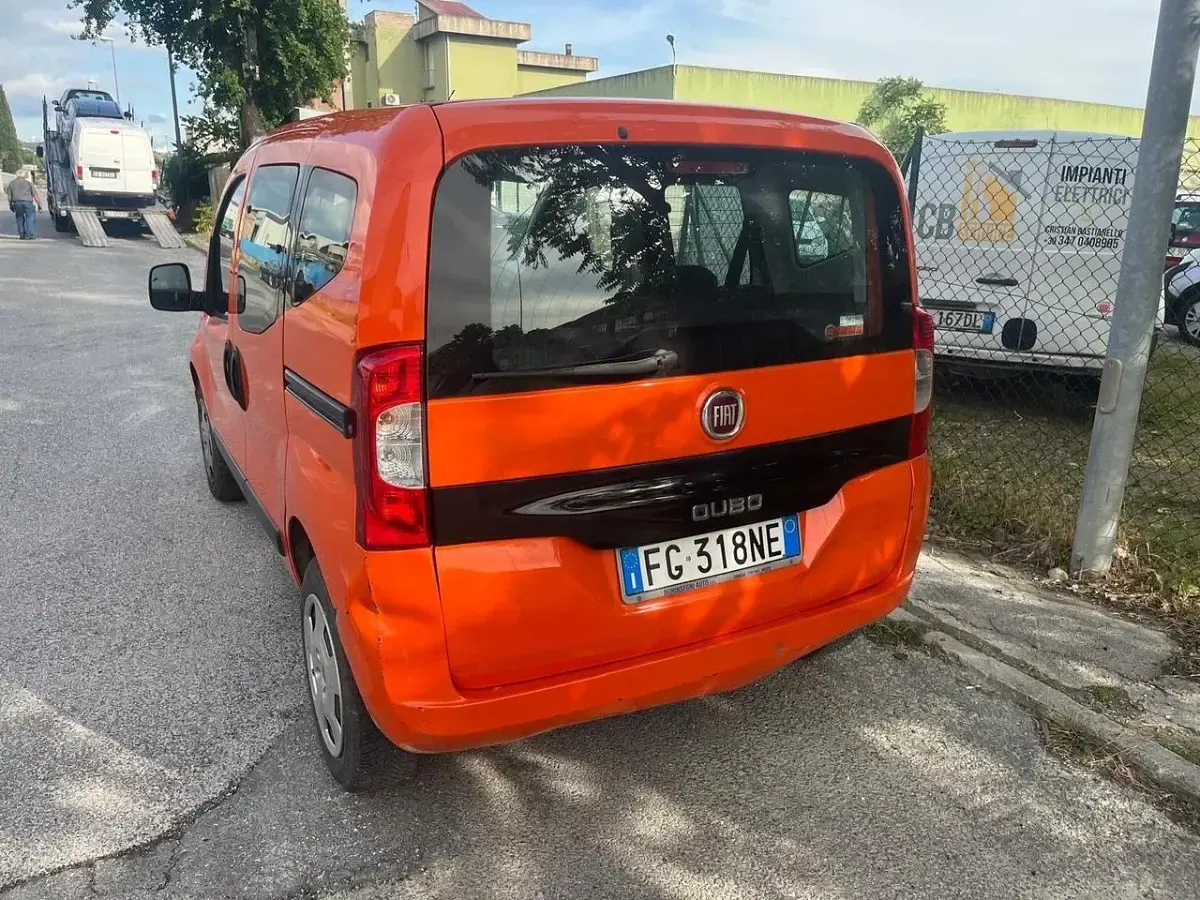 Usata Fiat Qubo Trekking 95 CV (69 kW) 2017 Arancione Monovolume