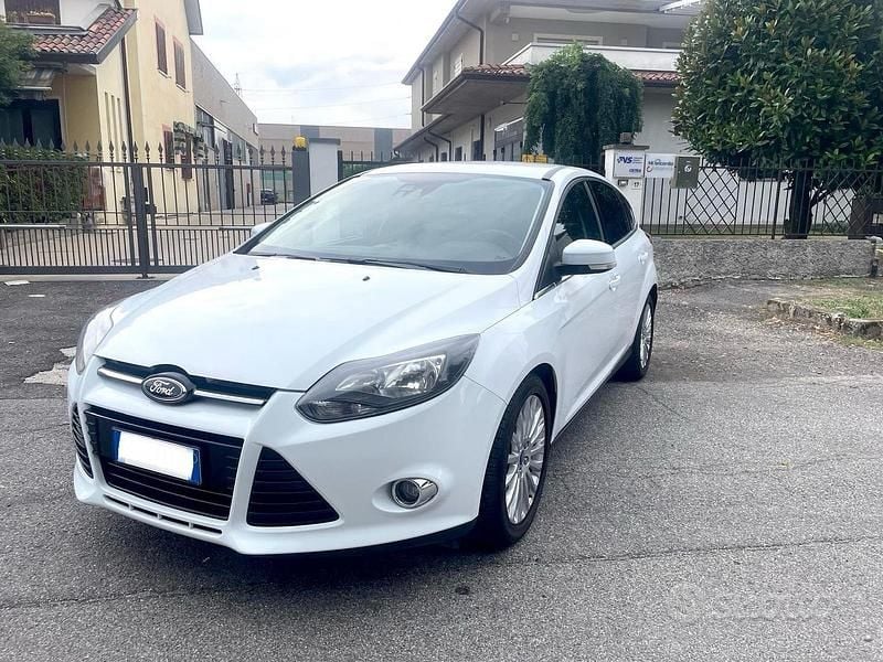 Bianco Usata 2011 Ford Focus Titanium Station wagon | 5850 € (Buon prezzo) - Immagine 1/4