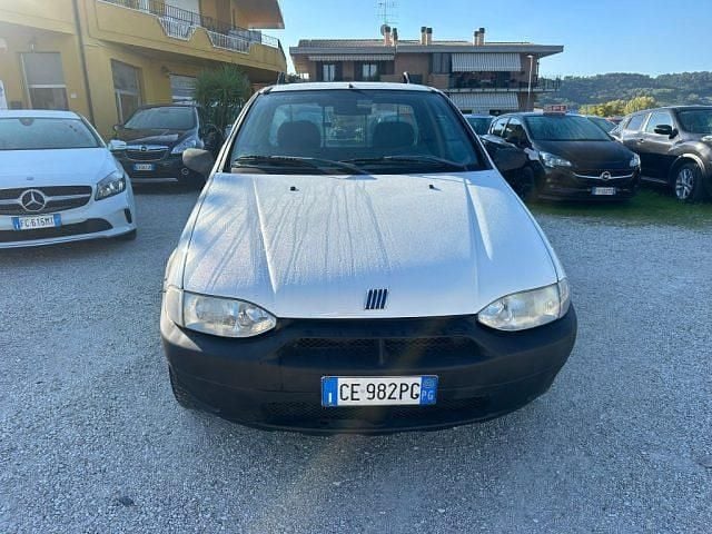 Usata Fiat Strada 68 CV (50 kW) 2003 Bianco Pick-up