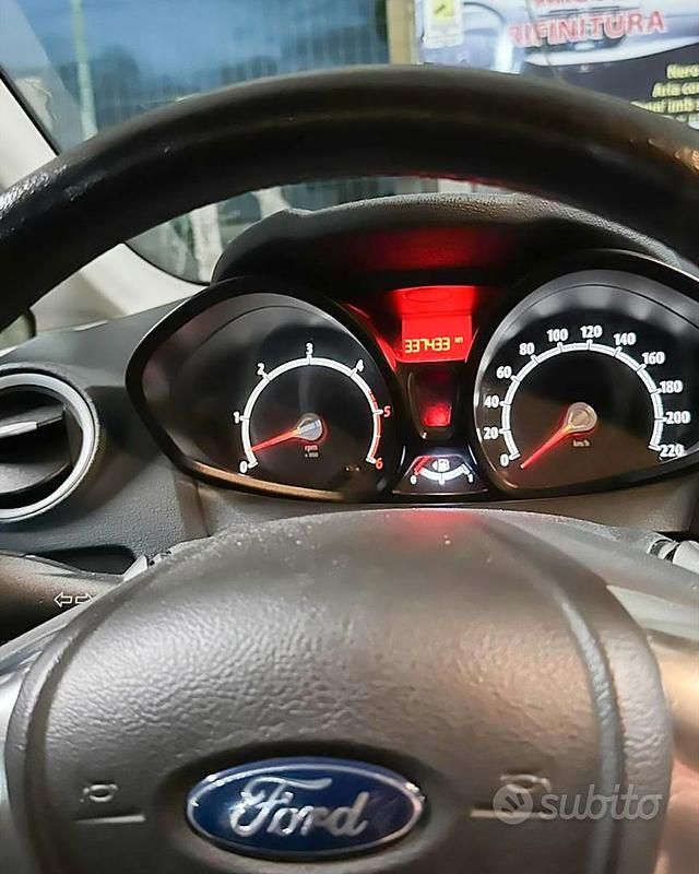 Usata Ford Fiesta 2011 Nero Berlina