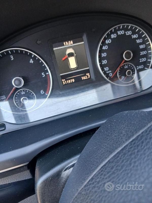 Usata VW Touran 140 CV (102 kW) 2011 Marrone Monovolume