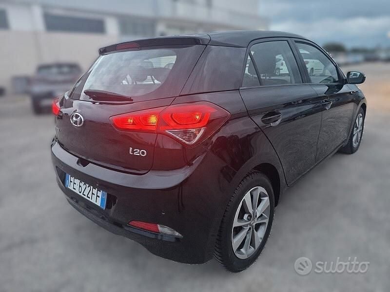 Usata Hyundai i20 90 CV (66 kW) 2016 Nero Berlina