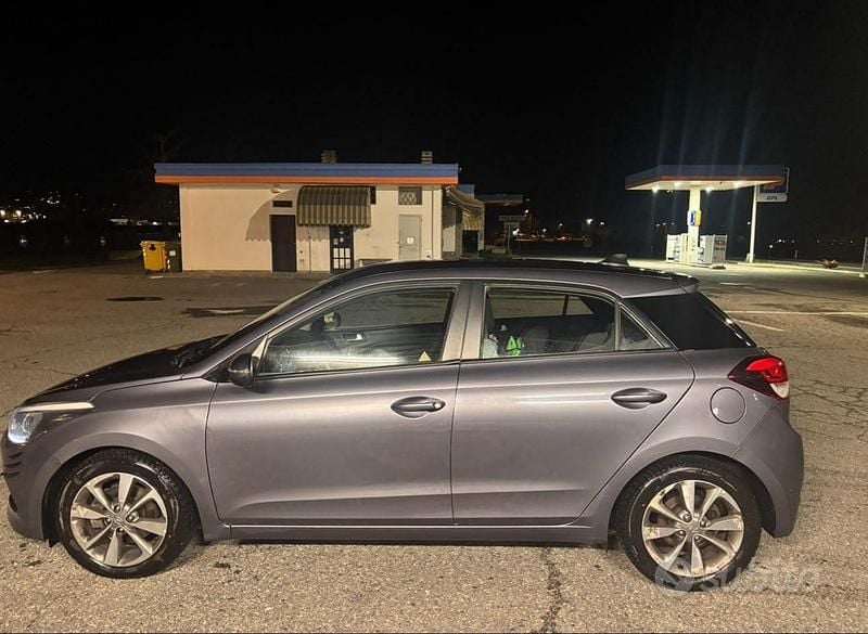 Usata Hyundai i20 90 CV (66 kW) 2016 Grigio Utilitaria