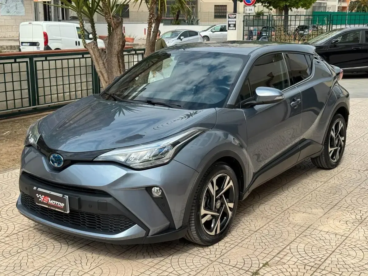 Usata Toyota C-HR Lounge 98 CV (72 kW) 2022 Grigio SUV
