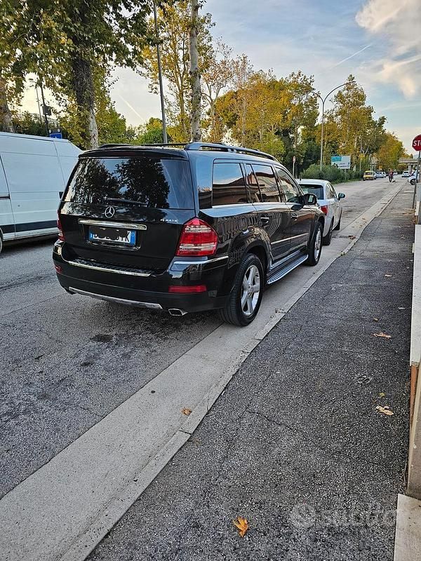 Usata Mercedes GL320 224 CV (164 kW) 2008 Nero SUV