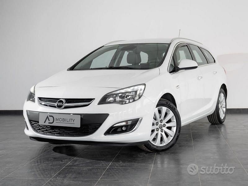 Bianco Usata 2013 Opel Astra Station wagon | 6500 € (Molto cara) - Immagine 1/4