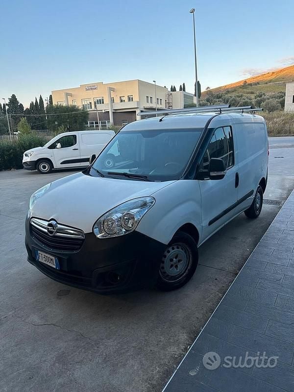 Occasion Opel Combo 105 ch (77 kW) 2018 Blanc Monospace