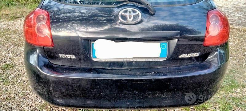Usata Toyota Auris Sol 97 CV (71 kW) 2009 Nero Utilitaria