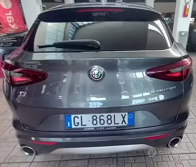 Usata Alfa Romeo Stelvio Veloce 209 CV (153 kW) 2022 Grigio SUV