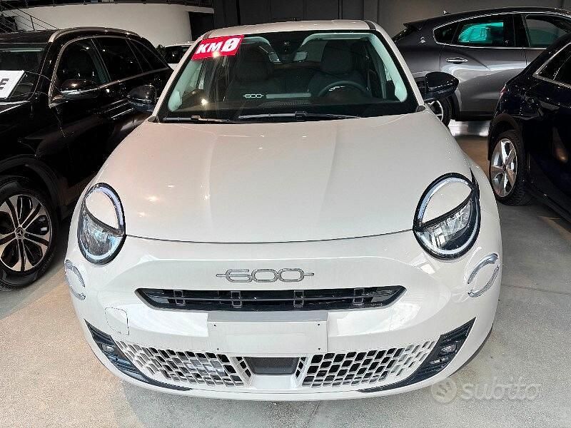 Nuova Fiat 600 Business 110 CV (80 kW) 2025 Other SUV