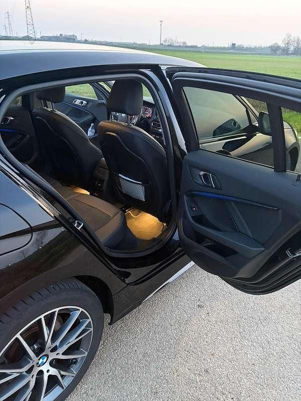 Usata BMW 118 Luxury Line 136 CV (100 kW) 2021 Nero Utilitaria