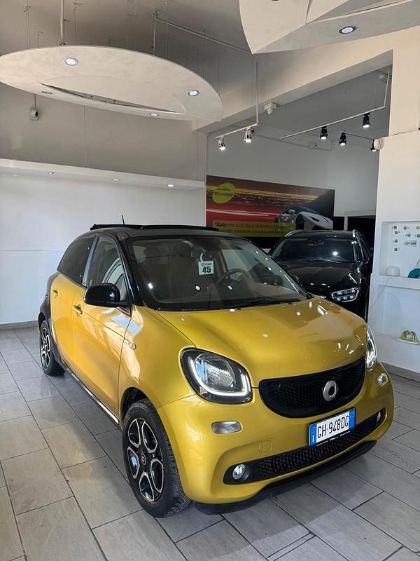 Usata Smart ForFour Prime 71 CV (52 kW) 2016 Oro Utilitaria