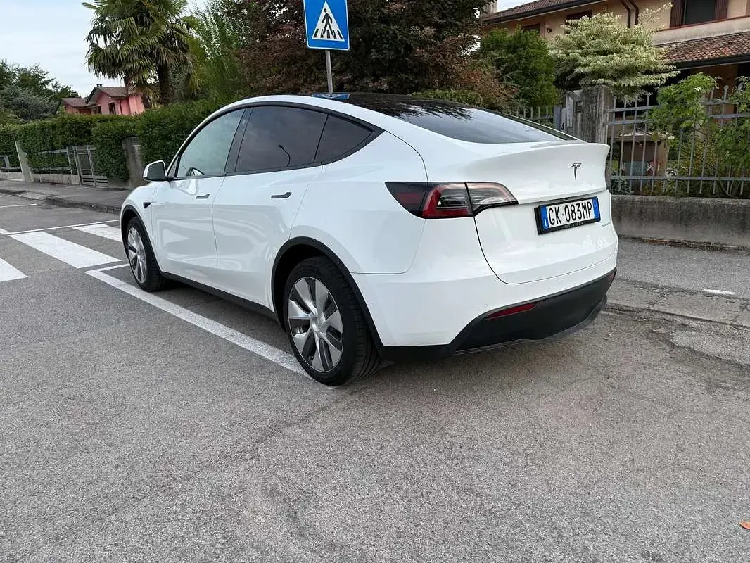 Usata Tesla Model Y 152 kW (208 CV) 2022 Bianco SUV