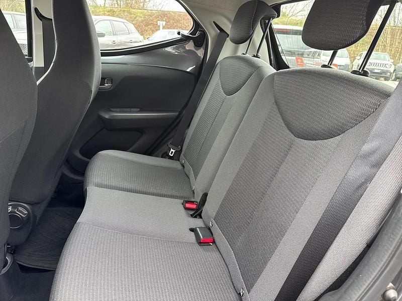 Usata Toyota Aygo Connect Style 72 CV (52 kW) 2021 Nero Utilitaria