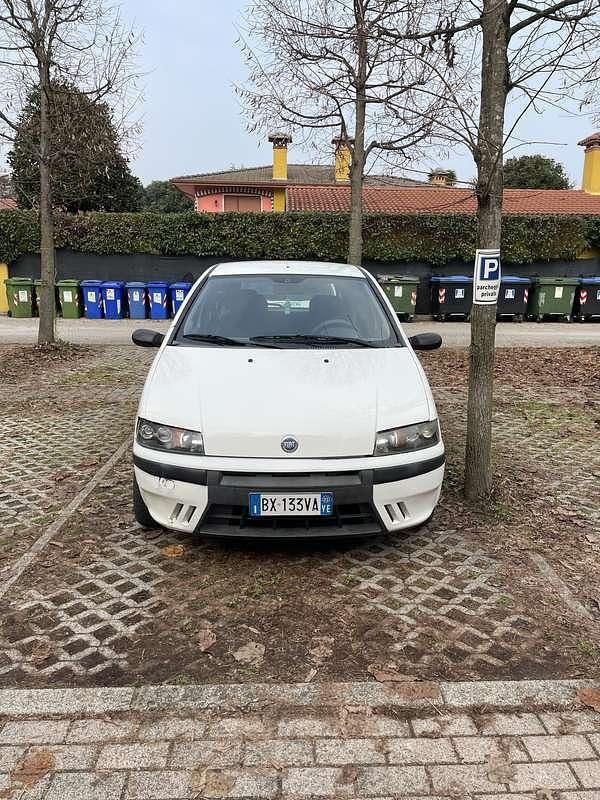Usata Fiat Punto 60 CV (44 kW) 2002 Berlina