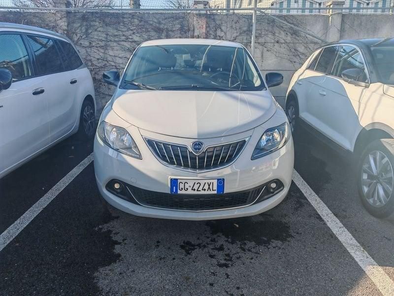 Usata Lancia Ypsilon Gold 69 CV (50 kW) 2021 Grigio Utilitaria