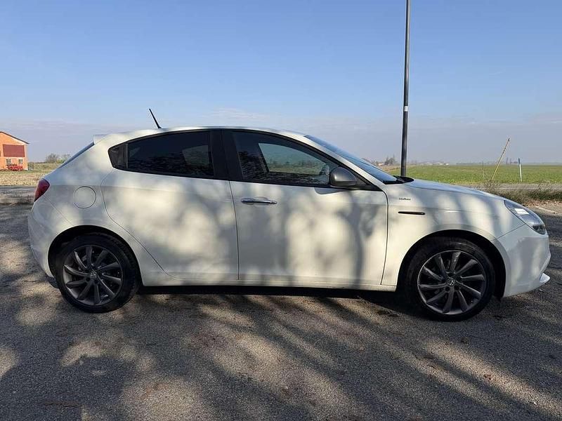 Usata Alfa Romeo Giulietta Exclusive 140 CV (102 kW) 2013 Berlina