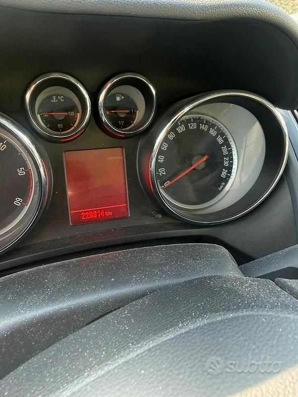 Usata Opel Zafira Tourer 2013 Grigio Monovolume
