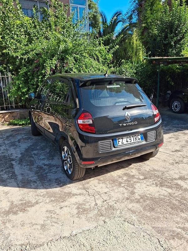 Nero Usata 2019 Renault Twingo Due volumi | 10.500 € (Buon prezzo) - Immagine 1/4