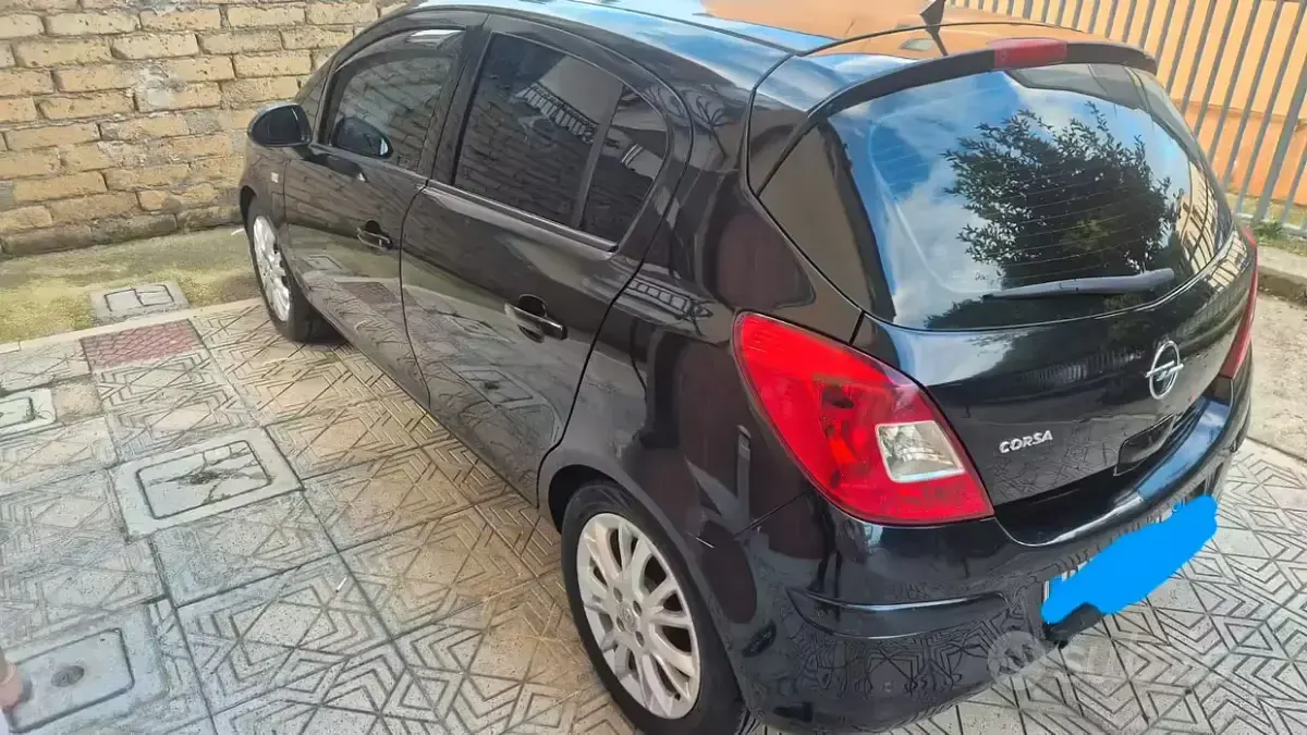 Usata Opel Corsa 80 CV (58 kW) 2009 Nero Utilitaria