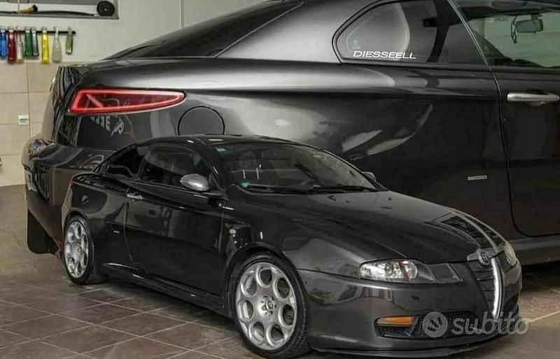Nero Usata 2006 Alfa Romeo GT Coupé | 3000 € (Molto cara) - Immagine 1/4