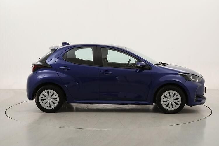 Käytetty Toyota Yaris Hybrid Business Edition 116 HP (85 kW) 2022 Viistoperä