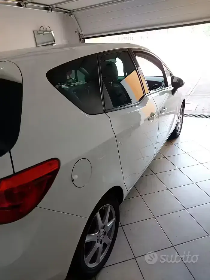 Usata Opel Meriva 120 CV (88 kW) 2012 Bianco Monovolume