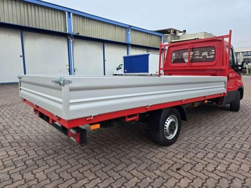 Usata Iveco 35.12 120 CV (88 kW) 2020 Rosso Furgone