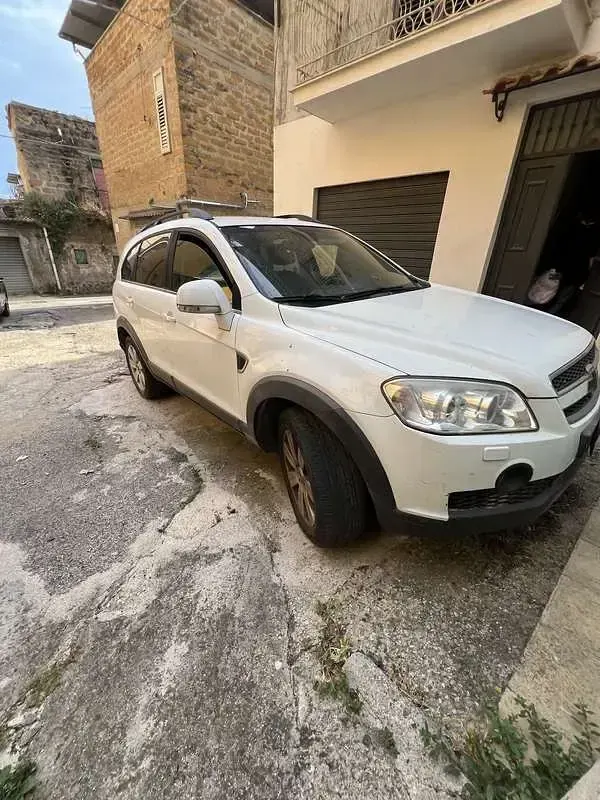 Usata Chevrolet Captiva LTZ 150 CV (110 kW) 2010 Bianco SUV