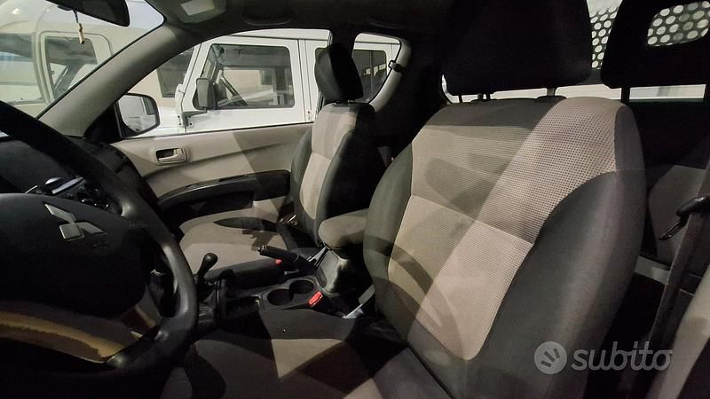 Usata Mitsubishi L200 136 CV (100 kW) 2013 Bianco Pick-up