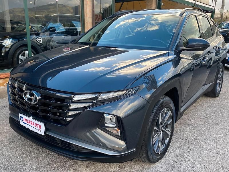 Grigio Usata 2021 Hyundai Tucson SUV | 22.000 € (Molto cara) - Immagine 1/4