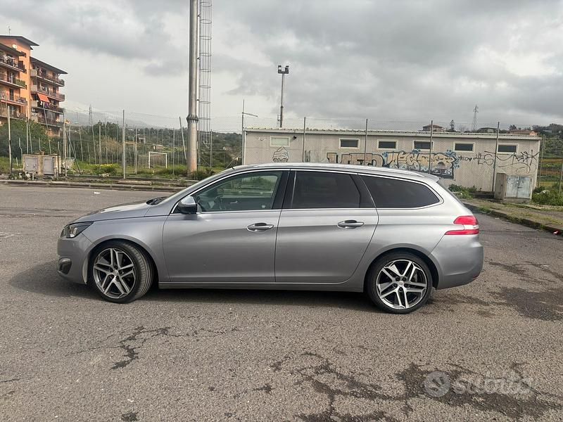 Usata Peugeot 308 SW 120 CV (88 kW) 2015 Station wagon