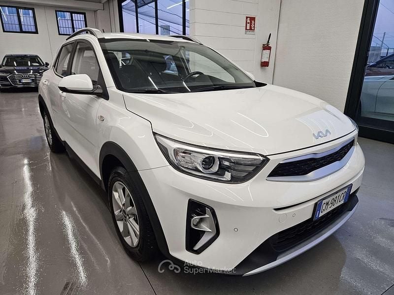 Usata Kia Stonic Style 82 CV (60 kW) 2023 Bianco SUV