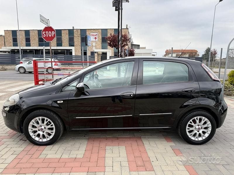 Usata Fiat Punto Evo Dynamic 75 CV (55 kW) 2011 Nero Utilitaria