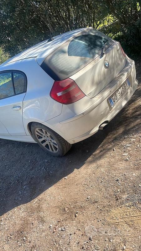 Begagnad BMW 118 143 HK (105 kW) 2010 Vit Halvkombi