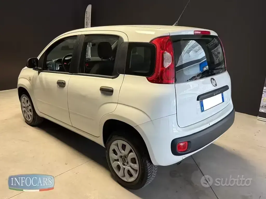 Usata Fiat Panda Easy 84 CV (61 kW) 2018 Bianco pastello Utilitaria